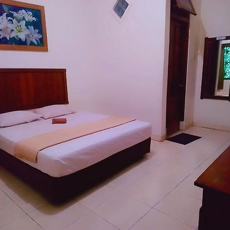 Hotel Keprabon Solo Exterior photo
