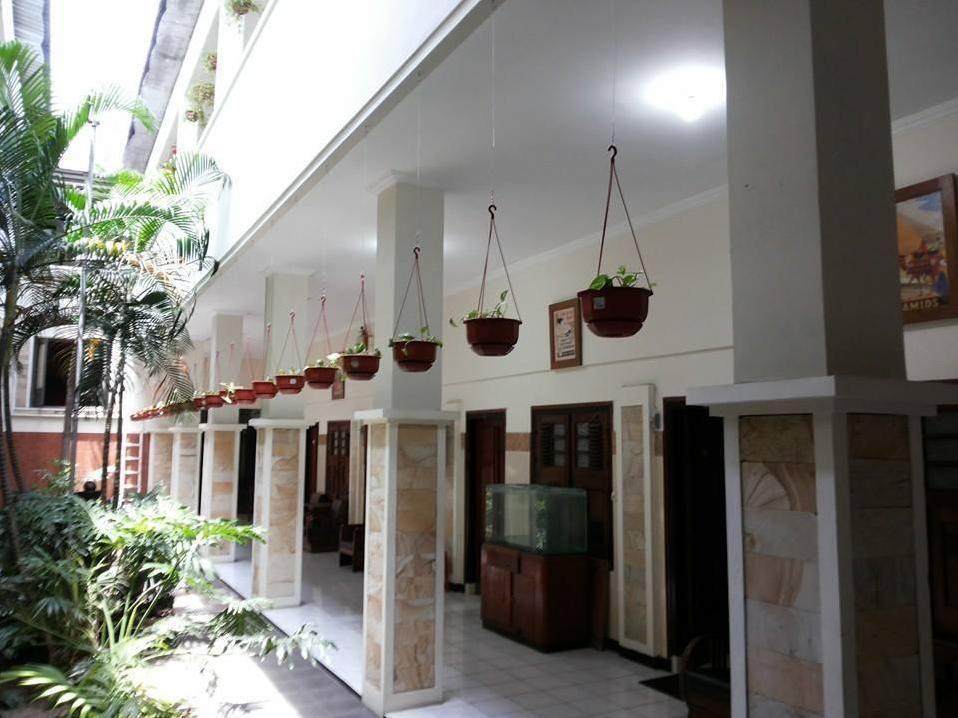 Hotel Keprabon Solo Exterior photo